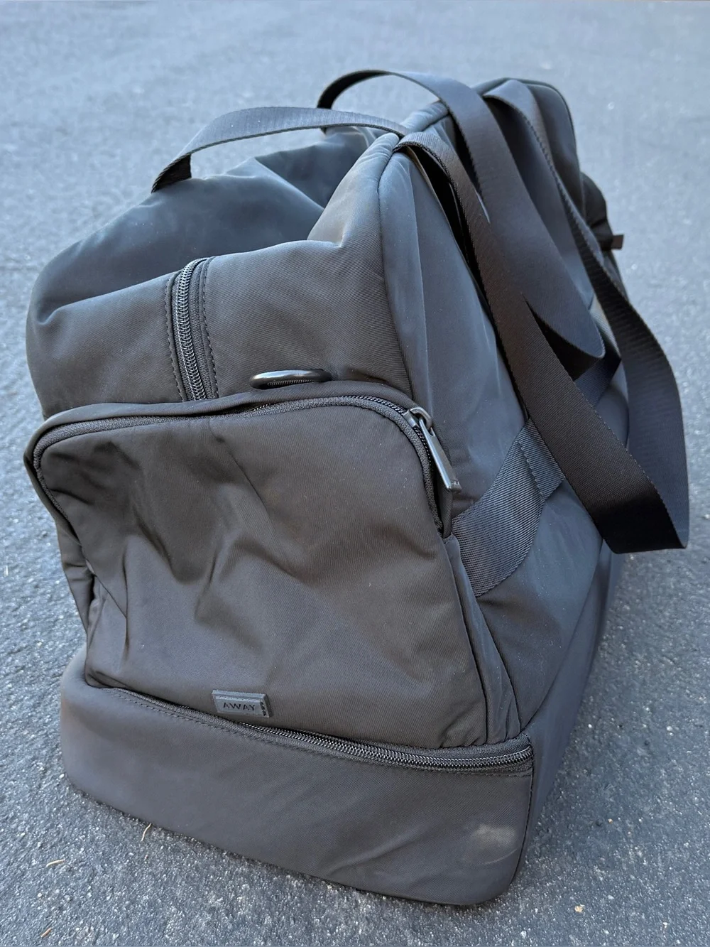 Away Featherlight Weekender Bag - Jet Black